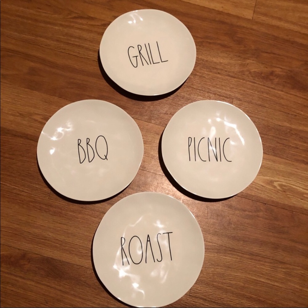 💕NWT Set of Rae Dunn Plates💕